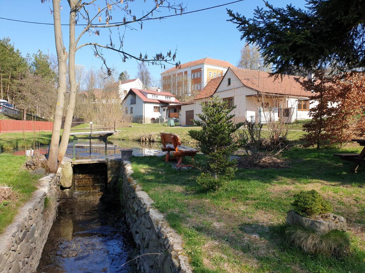 Chaloupka U Vejvodu Villa Skripov ภายนอก รูปภาพ